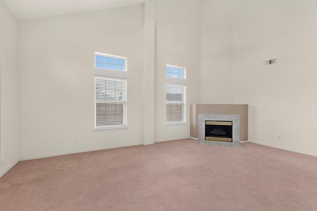 1401 Cerro Crestado Drive NW, Los Lunas, NM 87031