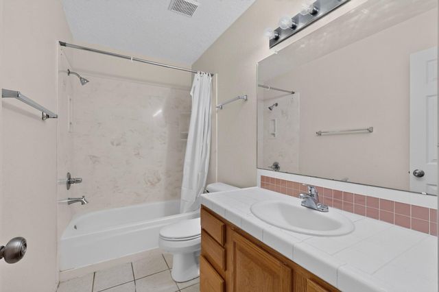 1401 Cerro Crestado Drive NW, Los Lunas, NM 87031