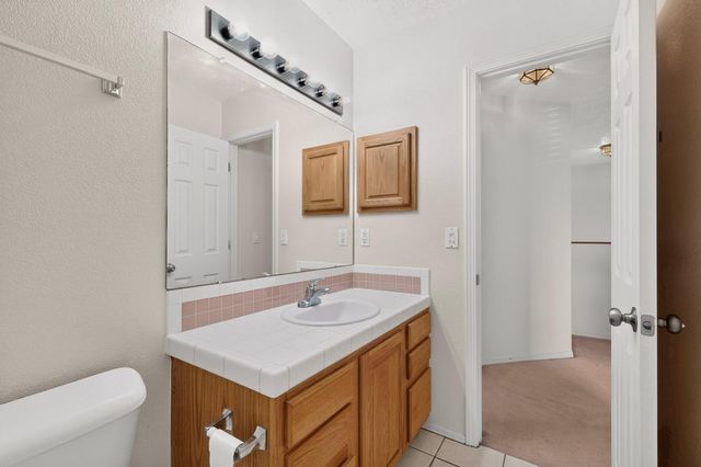 1401 Cerro Crestado Drive NW, Los Lunas, NM 87031