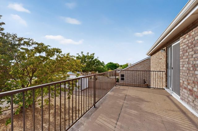 1401 Cerro Crestado Drive NW, Los Lunas, NM 87031