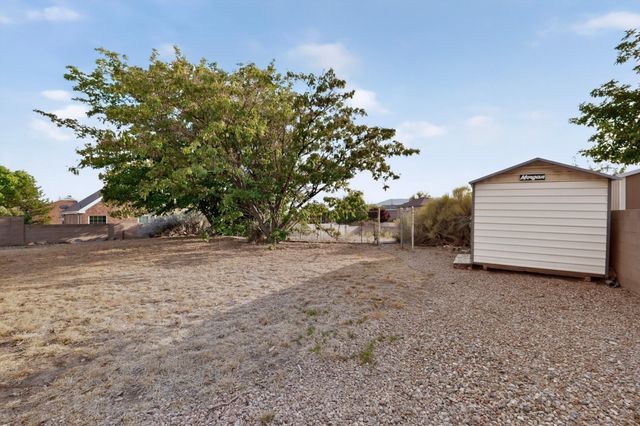 1401 Cerro Crestado Drive NW, Los Lunas, NM 87031