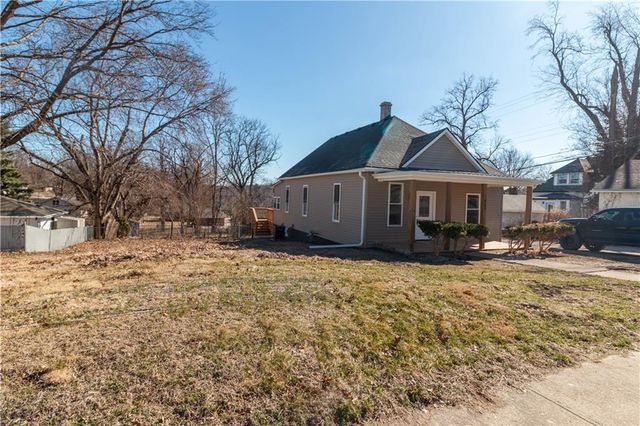 415 N 26th Street, St Joseph, MO 64501