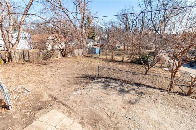 415 N 26th Street, St Joseph, MO 64501