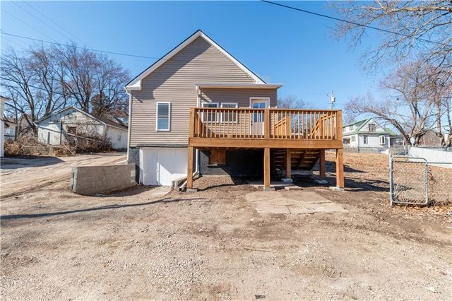 415 N 26th Street, St Joseph, MO 64501