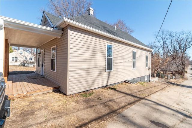 415 N 26th Street, St Joseph, MO 64501