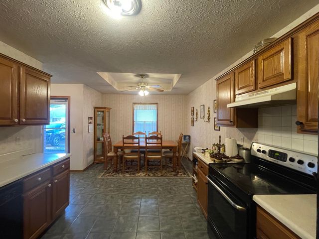 3502 W Village Terrace, Springfield, MO 65810