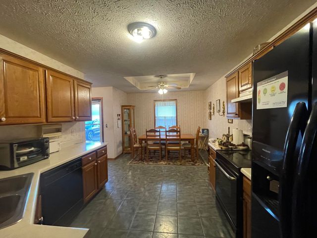 3502 W Village Terrace, Springfield, MO 65810