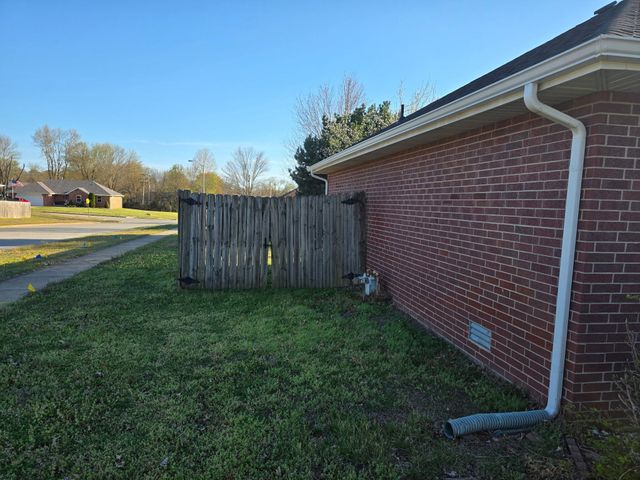 3502 W Village Terrace, Springfield, MO 65810