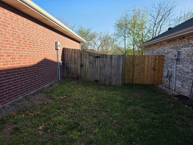 3502 W Village Terrace, Springfield, MO 65810