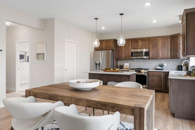 13721 Arrowhead Way, Rosemount, MN 55068