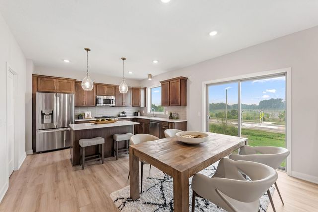 13721 Arrowhead Way, Rosemount, MN 55068