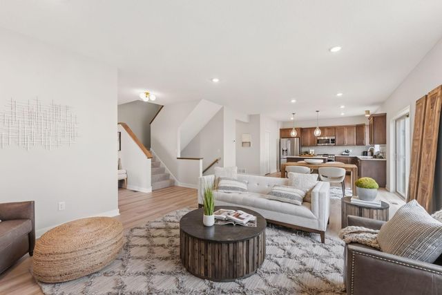 13721 Arrowhead Way, Rosemount, MN 55068