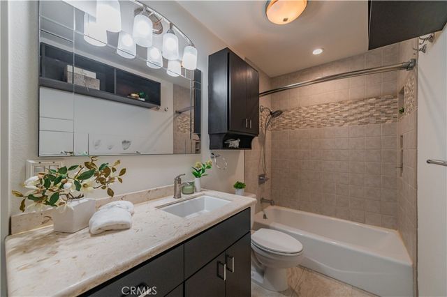 34 Stanford Court, Irvine, CA 92612