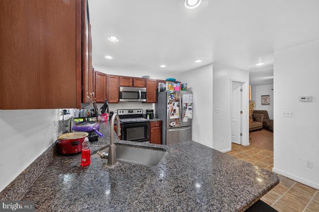 4 TYRONE AVE, New Castle, DE 19720