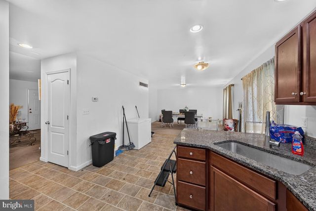 4 TYRONE AVE, New Castle, DE 19720
