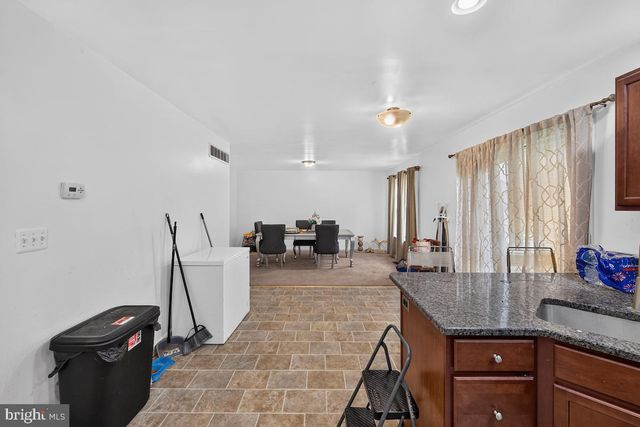 4 TYRONE AVE, New Castle, DE 19720