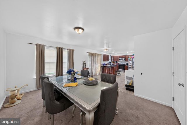4 TYRONE AVE, New Castle, DE 19720