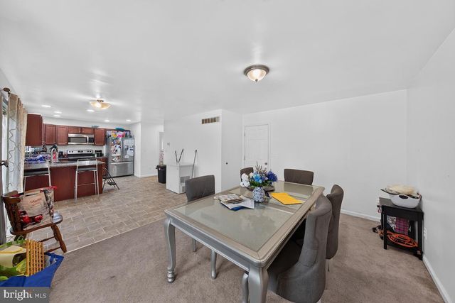 4 TYRONE AVE, New Castle, DE 19720