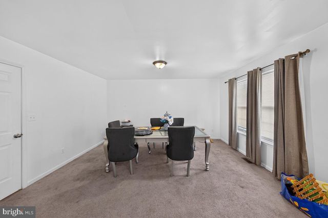 4 TYRONE AVE, New Castle, DE 19720
