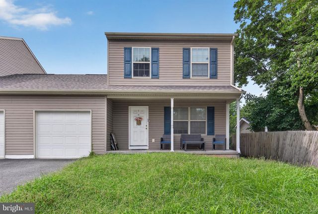 4 TYRONE AVE, New Castle, DE 19720