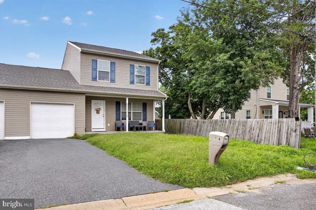 4 TYRONE AVE, New Castle, DE 19720
