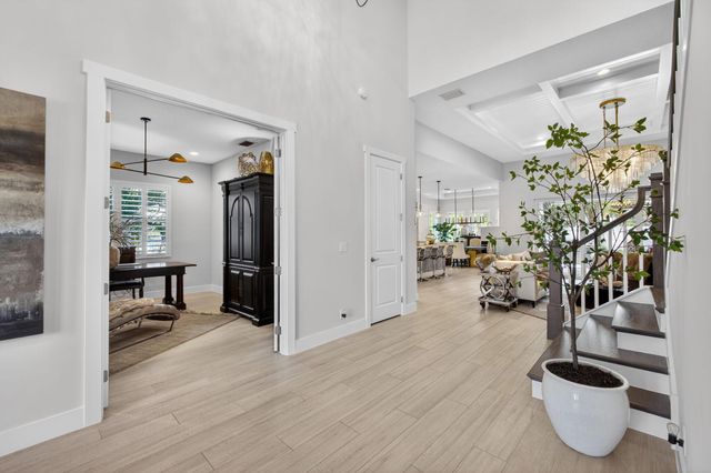 9374 Crestview Circle, Palm Beach Gardens, FL 33412