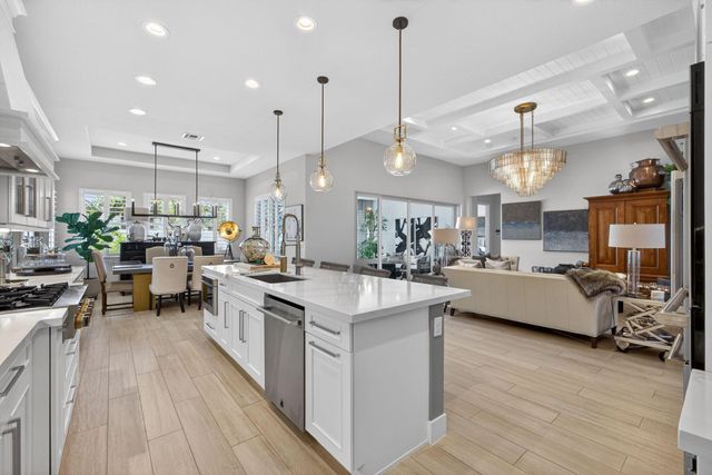 9374 Crestview Circle, Palm Beach Gardens, FL 33412