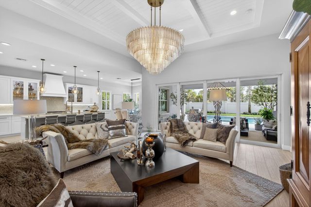 9374 Crestview Circle, Palm Beach Gardens, FL 33412