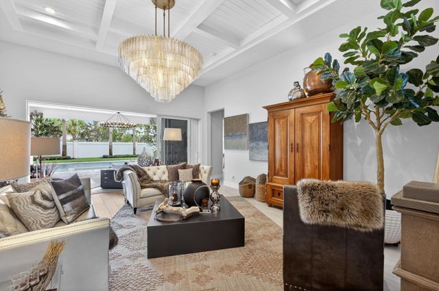 9374 Crestview Circle, Palm Beach Gardens, FL 33412