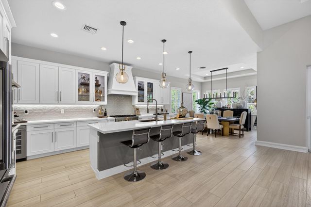 9374 Crestview Circle, Palm Beach Gardens, FL 33412