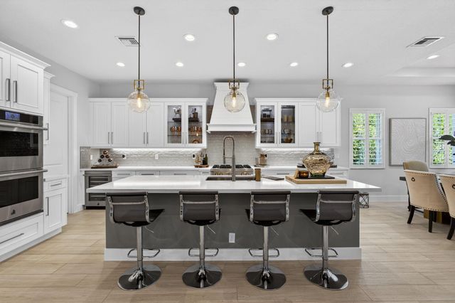 9374 Crestview Circle, Palm Beach Gardens, FL 33412