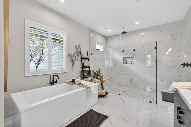 9374 Crestview Circle, Palm Beach Gardens, FL 33412