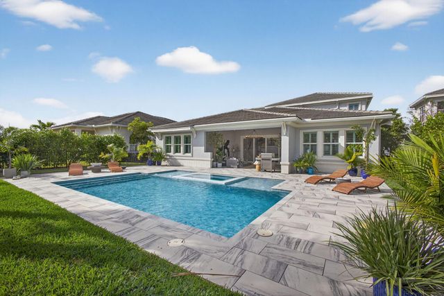 9374 Crestview Circle, Palm Beach Gardens, FL 33412