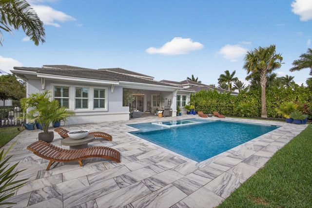 9374 Crestview Circle, Palm Beach Gardens, FL 33412