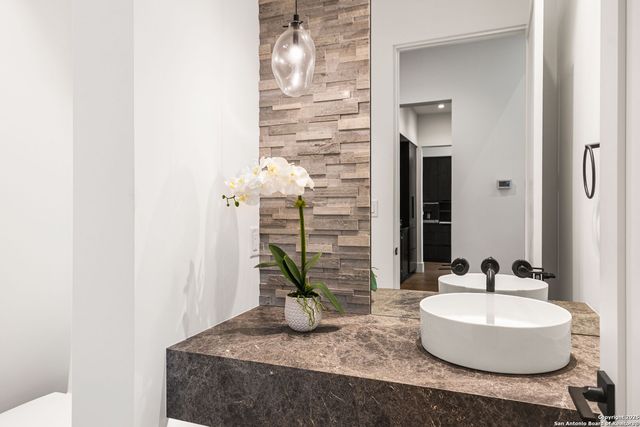 125 Monterey Trail, Boerne, TX 78006