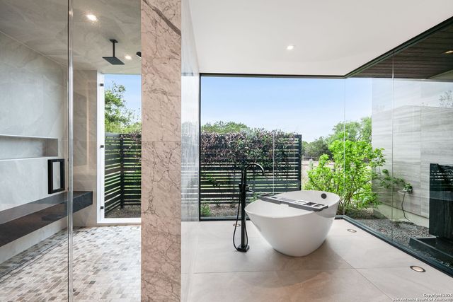 125 Monterey Trail, Boerne, TX 78006