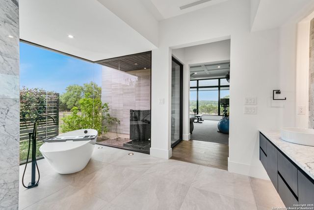 125 Monterey Trail, Boerne, TX 78006