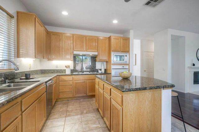 3840 Stoneridge Road, Carlsbad, CA 92010