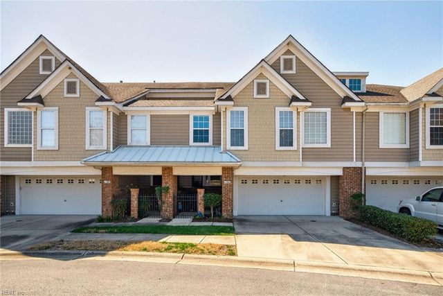 504 Crystal Bay CIR, Suffolk, VA 23435