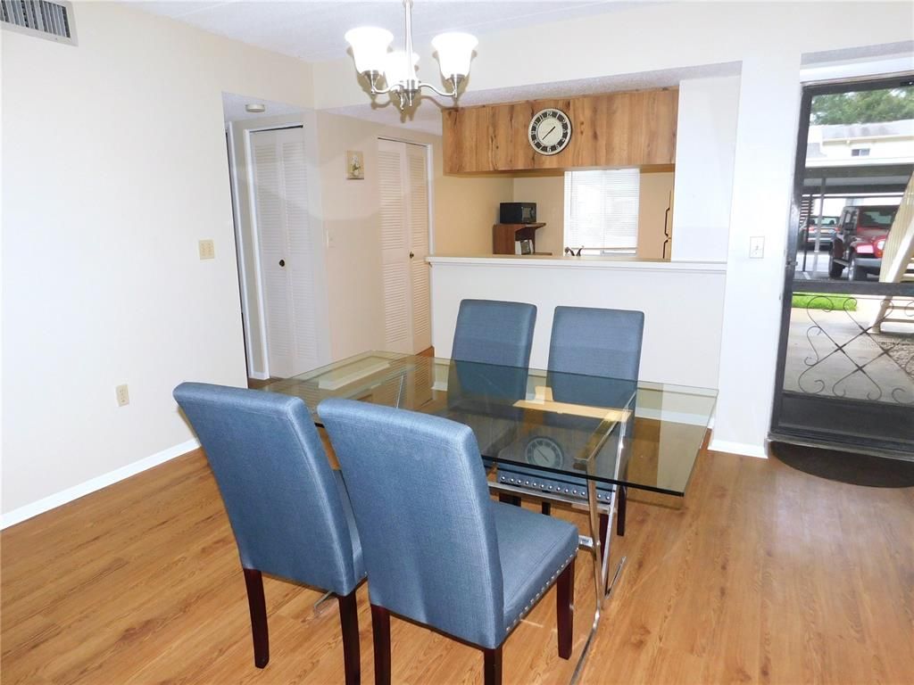 Image 6 of property listing at 105 PALMETTO COURT, Oldsmar, FL 34677
