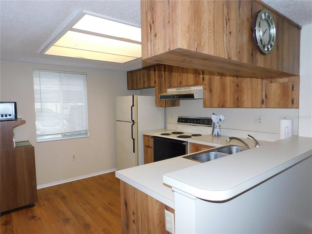 Image 7 of property listing at 105 PALMETTO COURT, Oldsmar, FL 34677