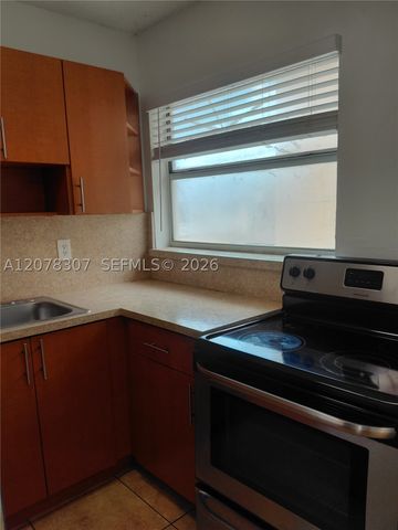 5461 W 24th Ave 67, Hialeah, FL 33016