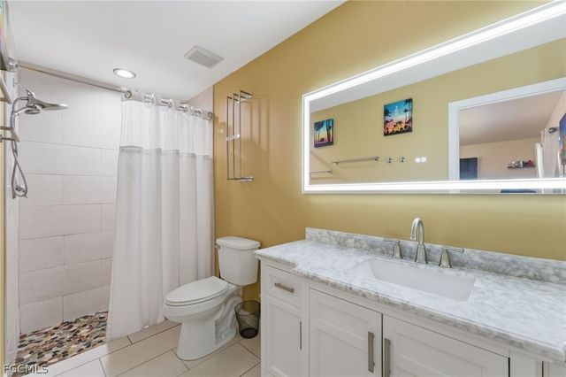 526-528 SE 5th PL, Cape Coral, FL 33990