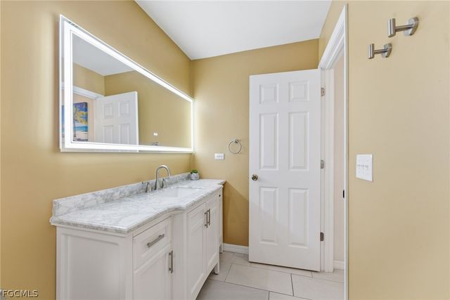 526-528 SE 5th PL, Cape Coral, FL 33990