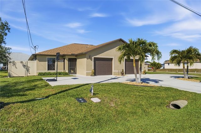 526-528 SE 5th PL, Cape Coral, FL 33990