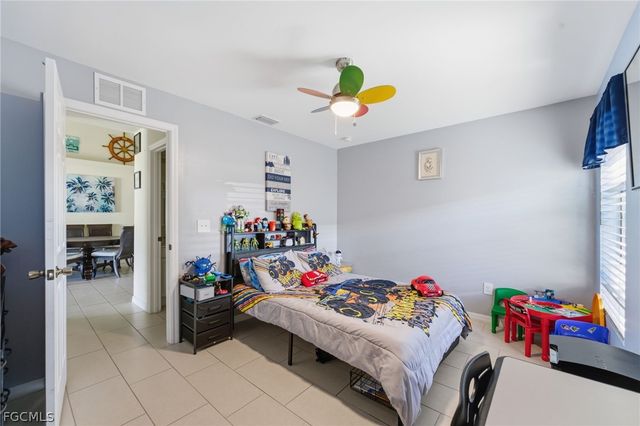 526-528 SE 5th PL, Cape Coral, FL 33990