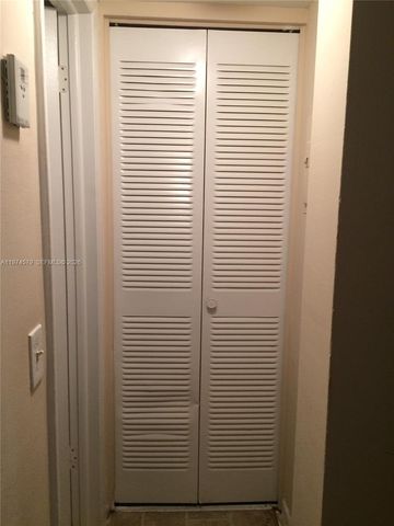 1801 S Treasure Dr 511, North Bay Village, FL 33141