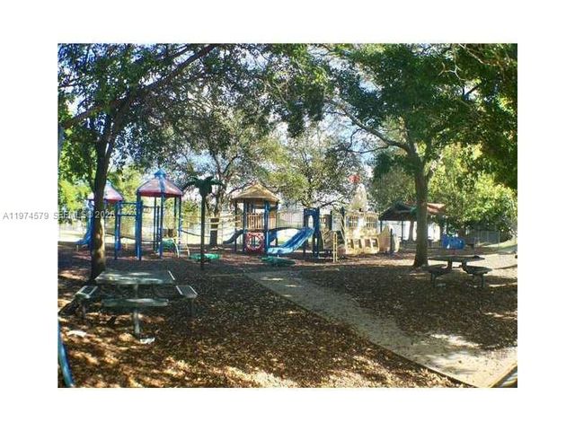 1801 S Treasure Dr 511, North Bay Village, FL 33141