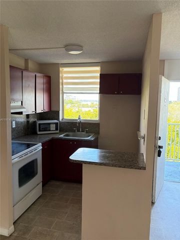 1801 S Treasure Dr 511, North Bay Village, FL 33141