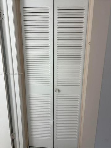 1801 S Treasure Dr 511, North Bay Village, FL 33141